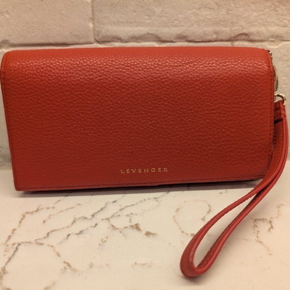 Levenger Handbags - Levenger Red Leather Wristlet - EUC - Red 7x4 Inches